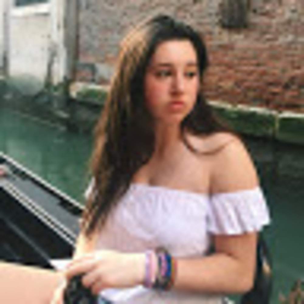 Meet your Posher, Olivia